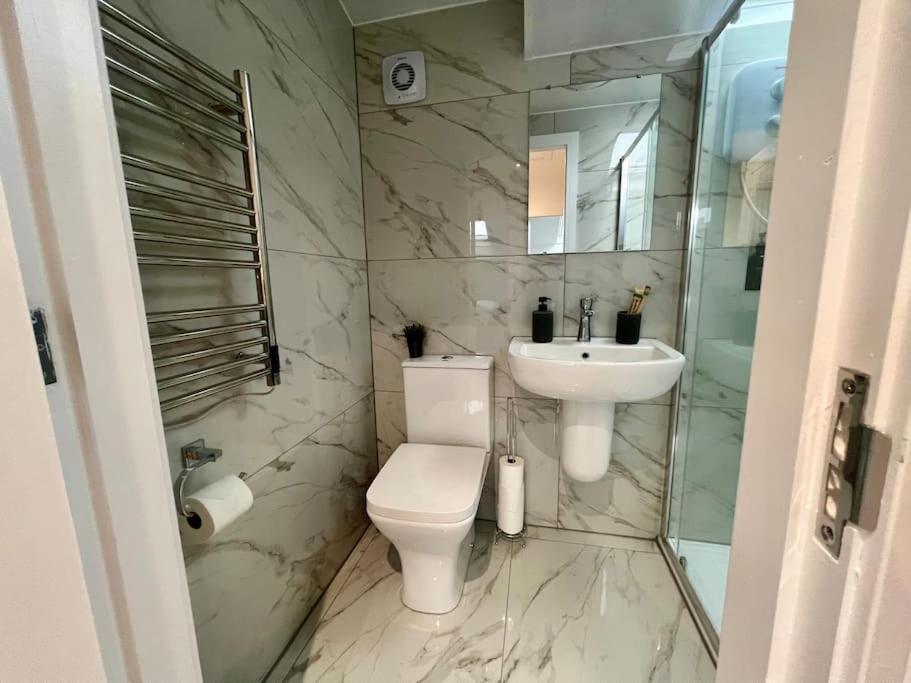 New 2 Bed Preston City Centre Flat - Sleeps 4 Экстерьер фото